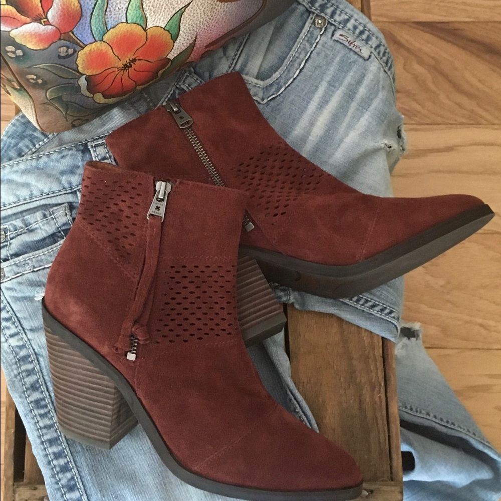 NIB ANKLE BOOTS: Lucky Brand “Ramses”